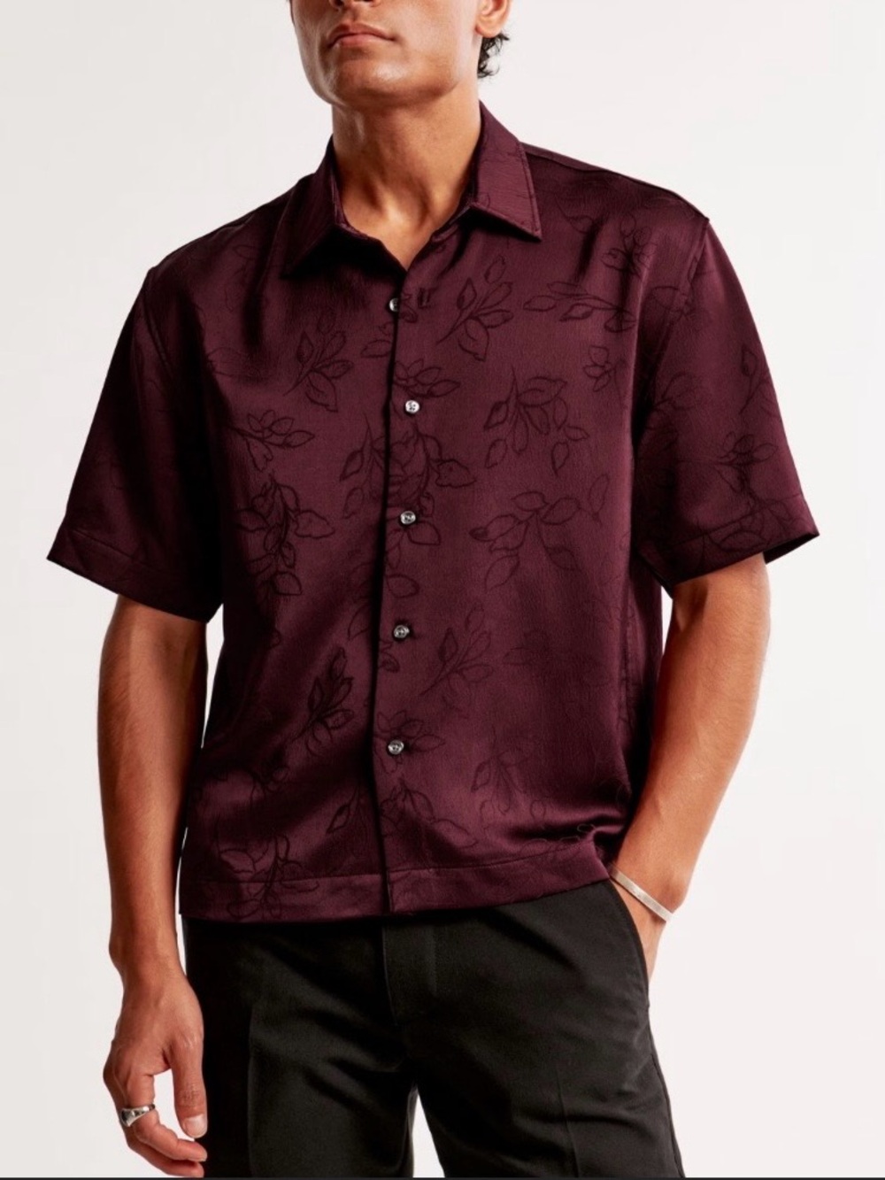 Abercrombie & Fitch Men Maroon Jacquard Leaf Cropped Camp Shirt Size L